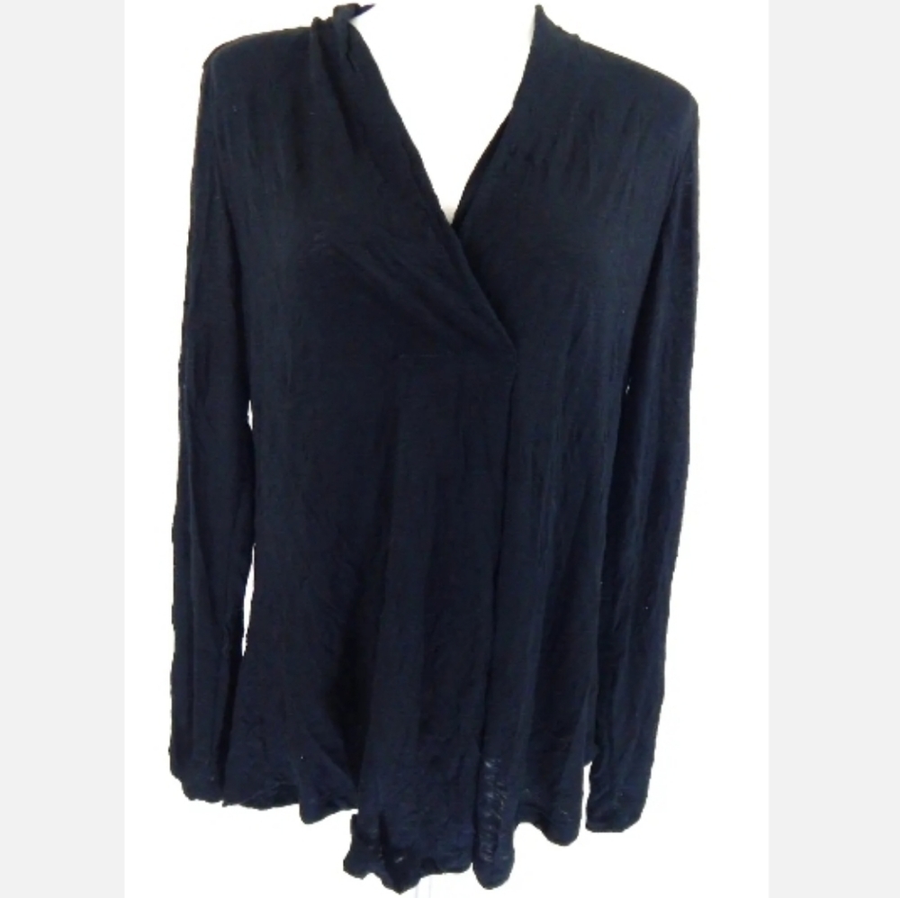 Alembika Flowy V-Neck Top